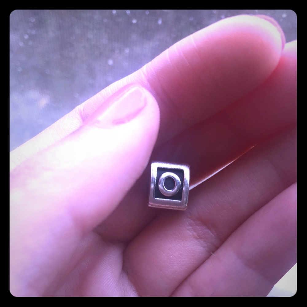 PANDORA letter O charm